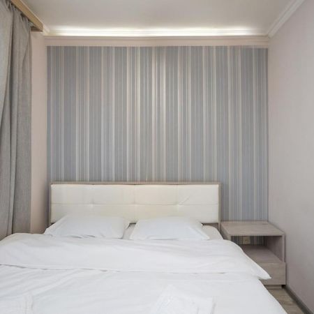 Stay Inn Cute Apartment Next To Hilton Armenia Ереван Экстерьер фото